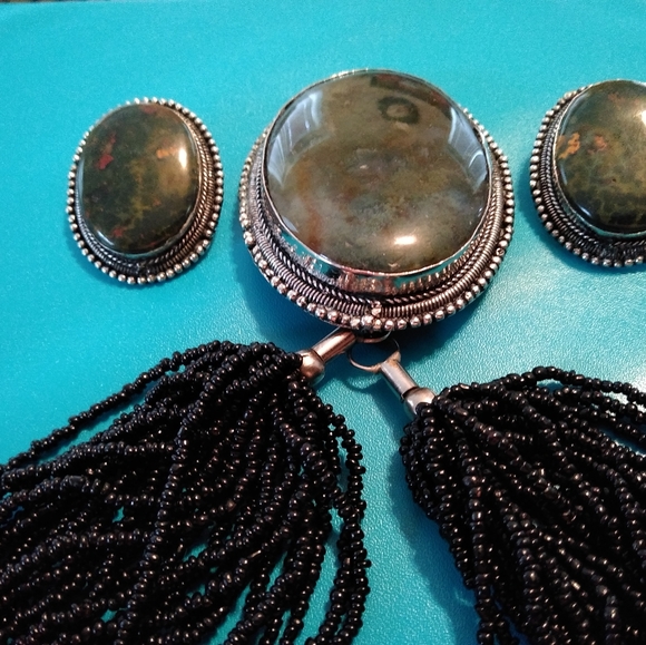 ANTIQUE NECKLACE AND CLIP EARRINGS!!! - Picture 8 of 12